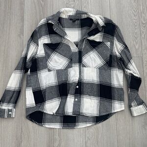Women’s Black and White Plaid Shirt